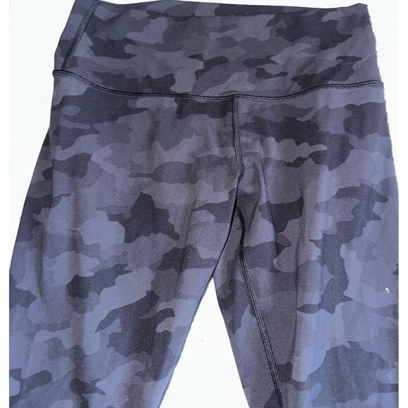 Lululemon black camo leggings - Picture 3 of 7